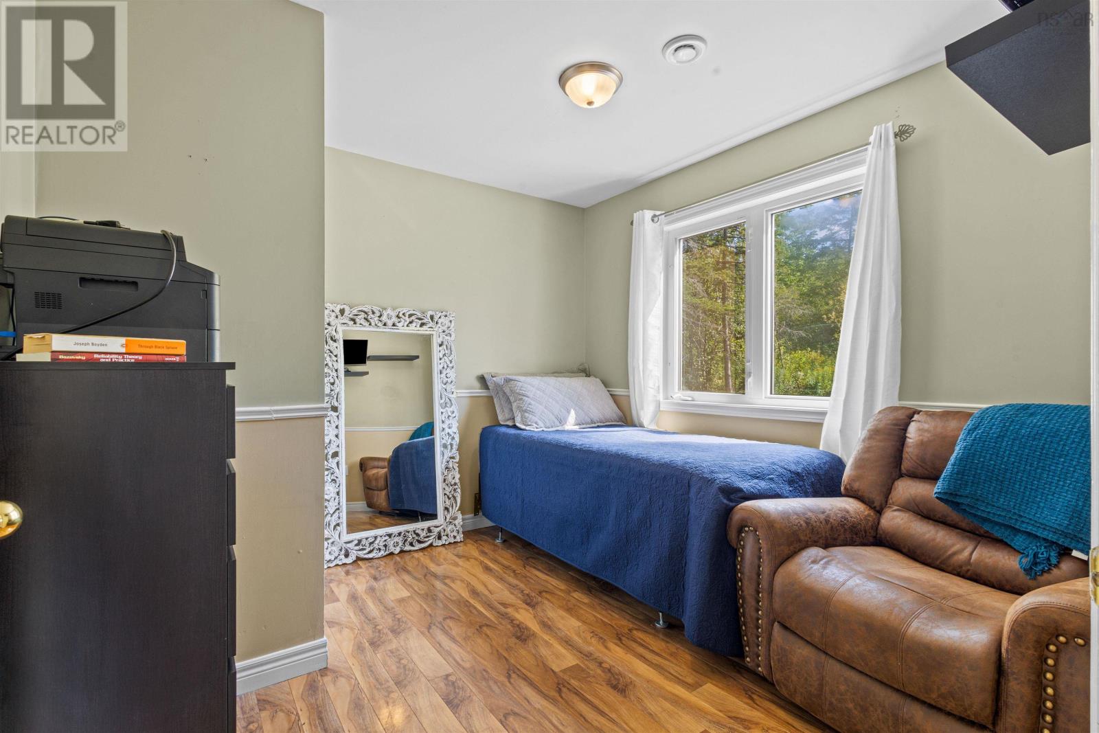 Property 6 of 42 of 320 Main Street W