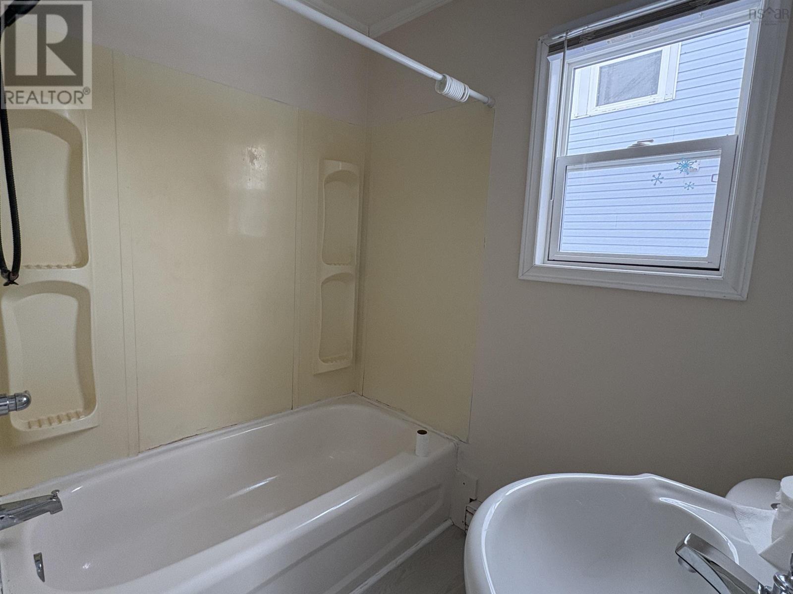 Property 11 of 31 of 177 Poplar Street