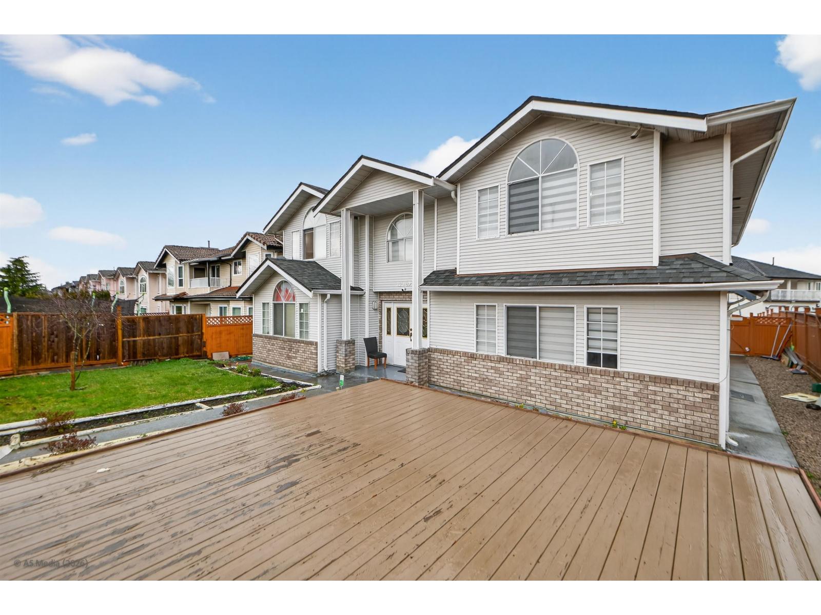 12369 64 Avenue - photo 2