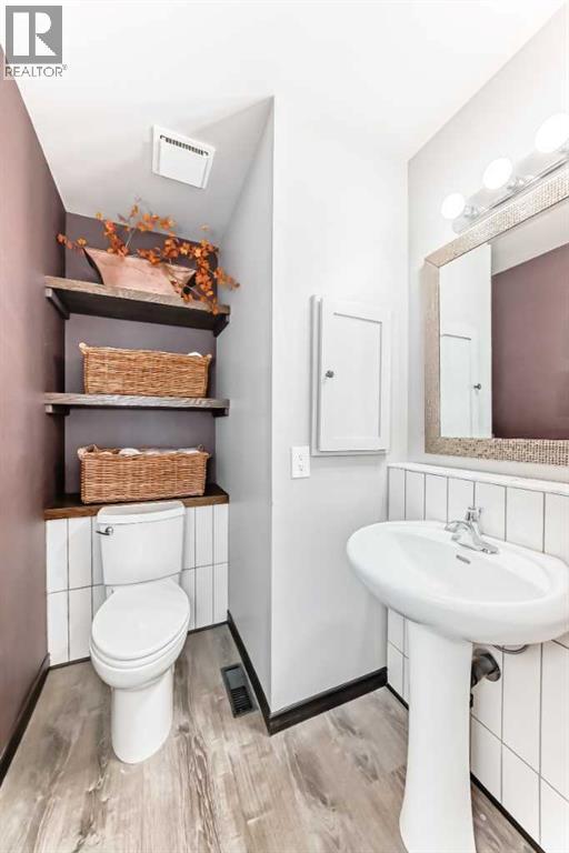 Single Family House for Sale in  Berwick Drive NW Beddington Heights Calgary 