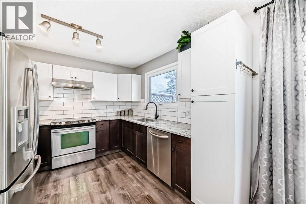 Single Family House for Sale in  Berwick Drive NW Beddington Heights Calgary 