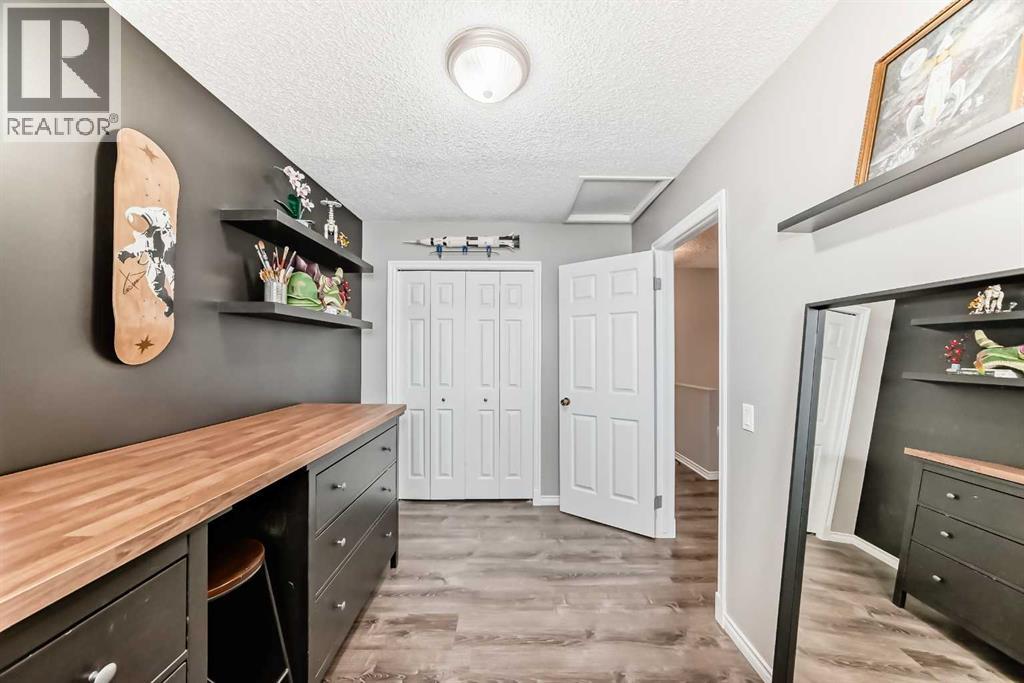Single Family House for Sale in  Berwick Drive NW Beddington Heights Calgary 