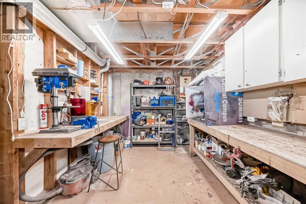 Single Family House for Sale in  Berwick Drive NW Beddington Heights Calgary 