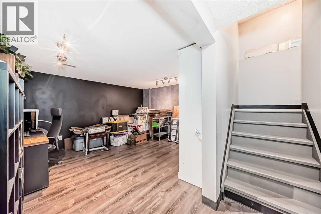 Single Family House for Sale in  Berwick Drive NW Beddington Heights Calgary 