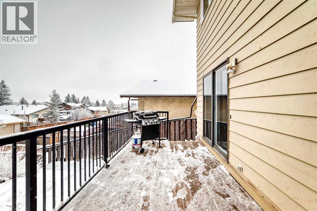 Single Family House for Sale in  Berwick Drive NW Beddington Heights Calgary 