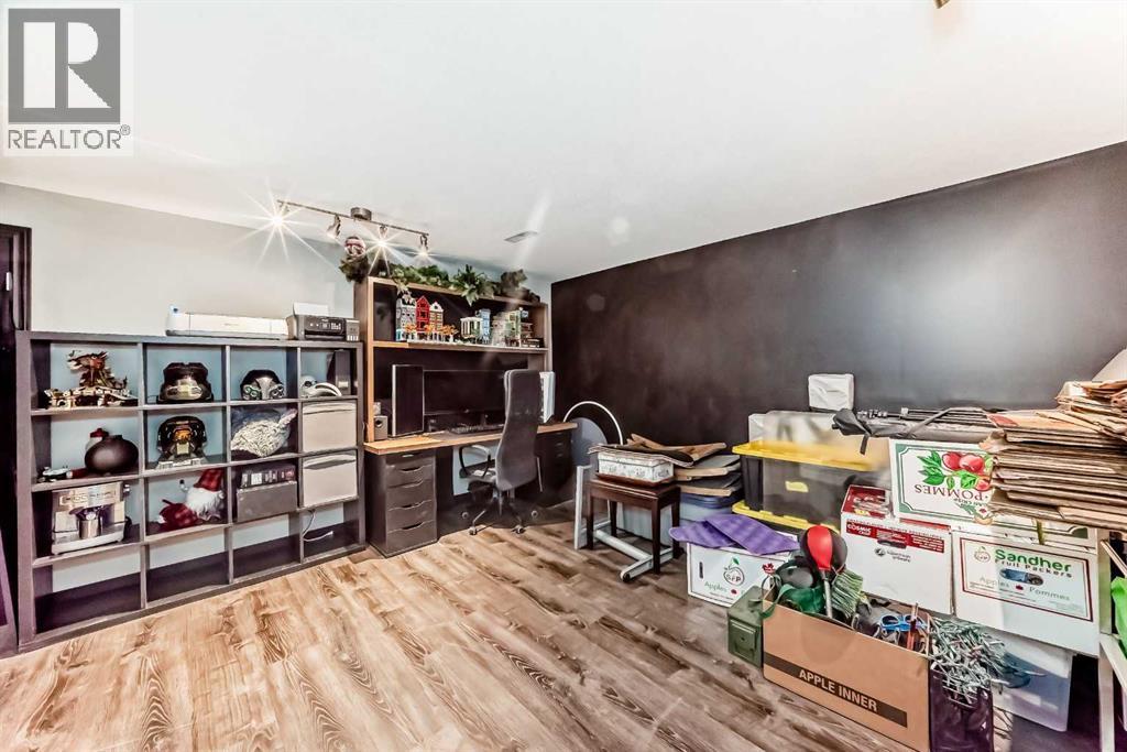 Single Family House for Sale in  Berwick Drive NW Beddington Heights Calgary 