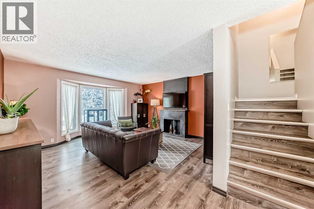 Single Family House for Sale in  Berwick Drive NW Beddington Heights Calgary 