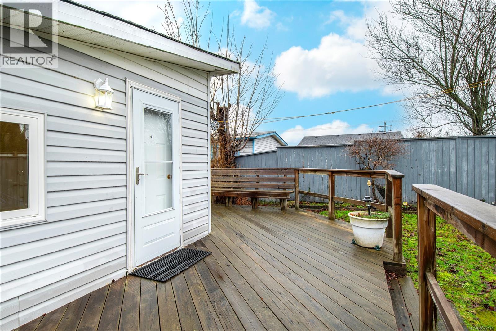 1581 20th Ave, Campbell River