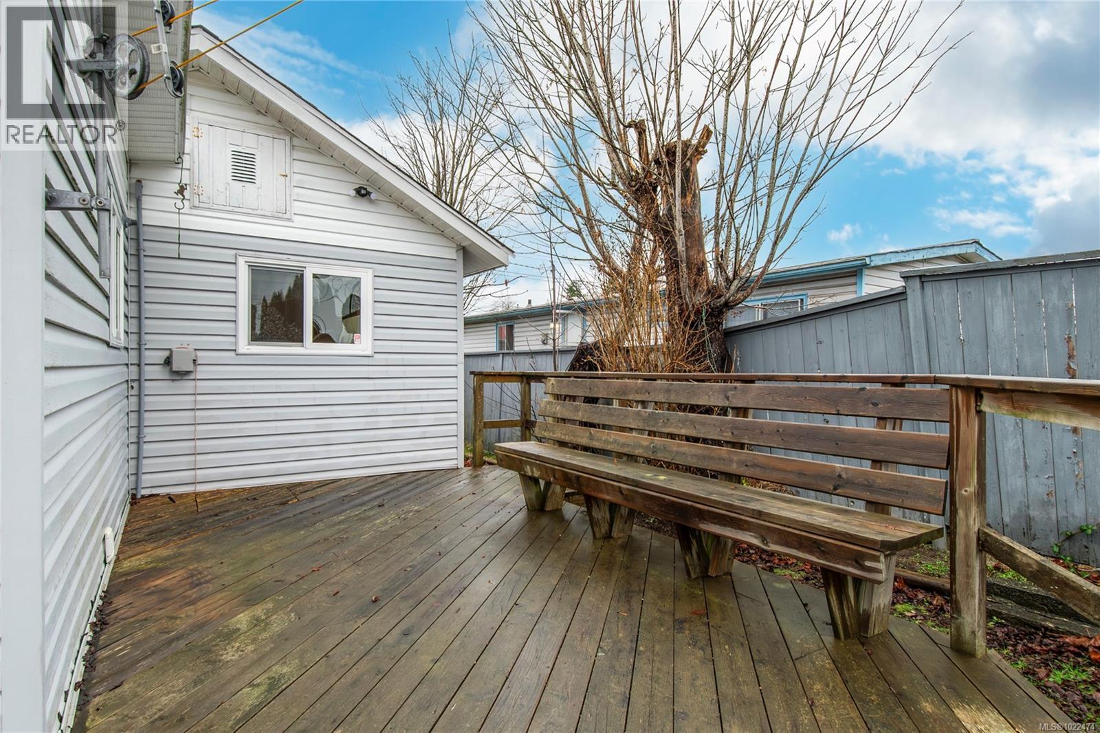 1581 20th Ave, Campbell River