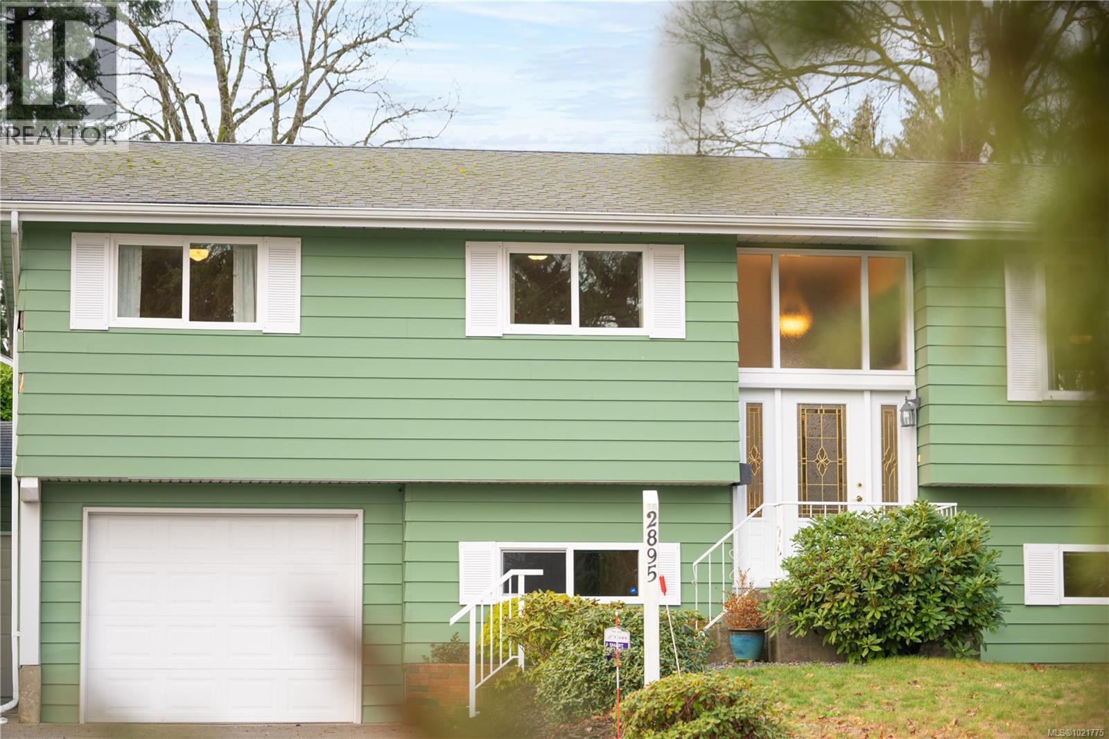 2895 Staffordshire Terr, Nanaimo