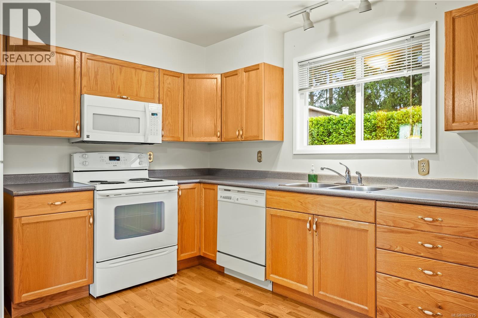 2895 Staffordshire Terr, Nanaimo