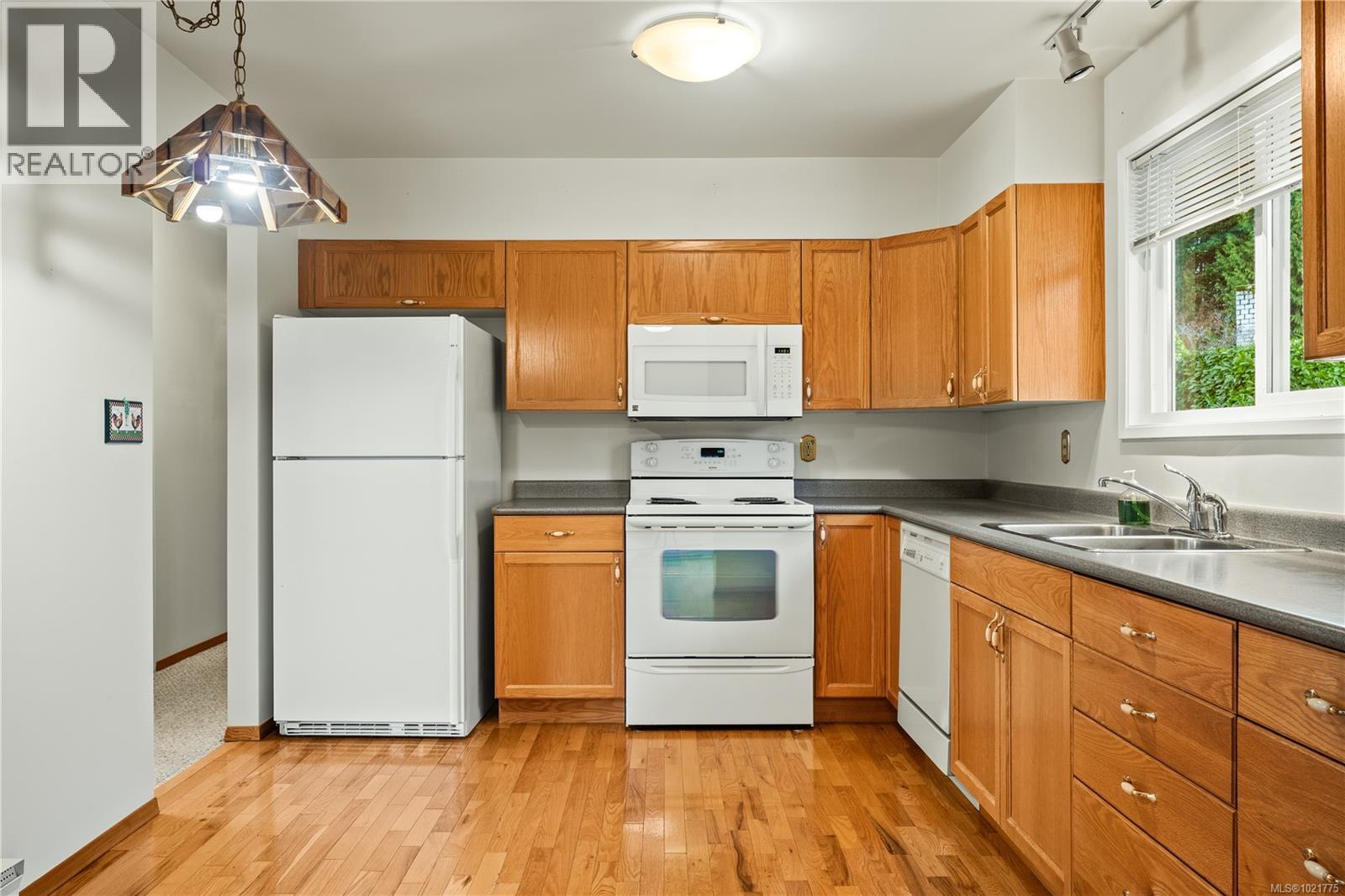 2895 Staffordshire Terr, Nanaimo