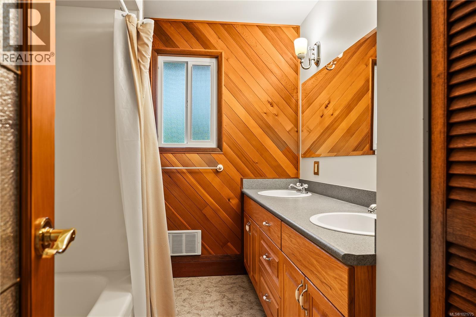 2895 Staffordshire Terr, Nanaimo