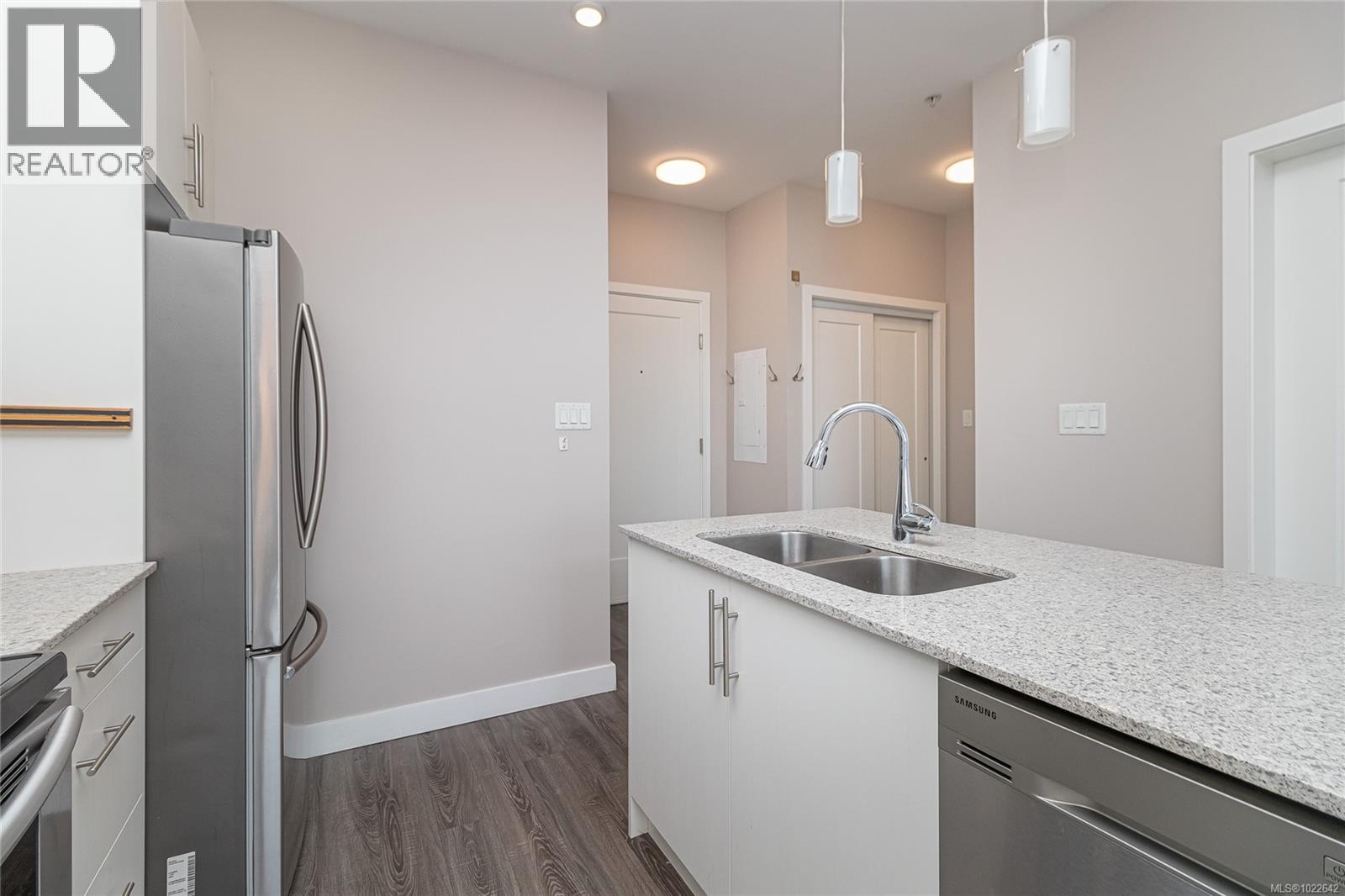 504 1020 Inverness Road, Saanich