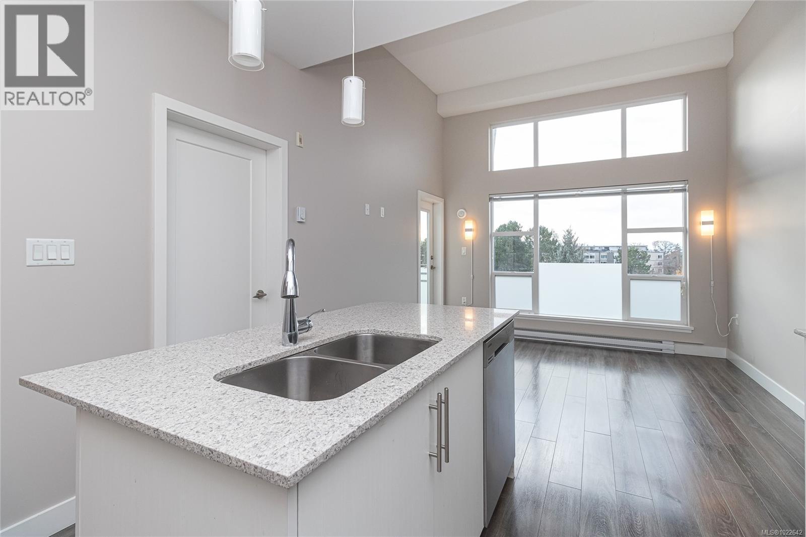 504 1020 Inverness Road, Saanich