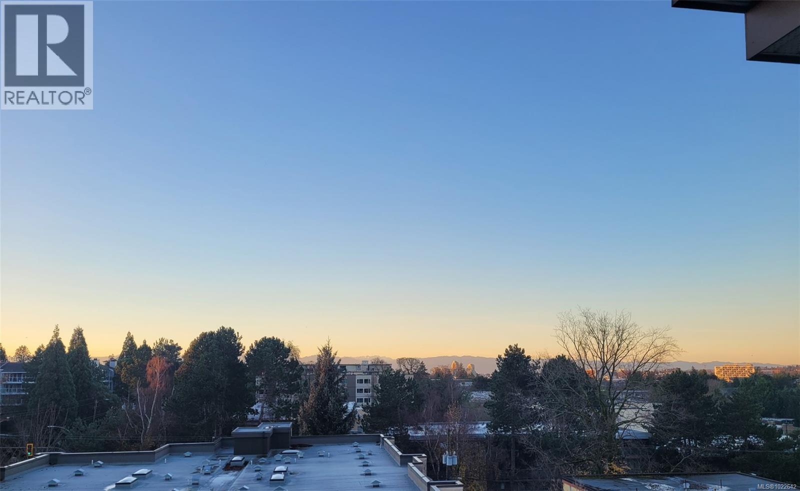 504 1020 Inverness Road, Saanich