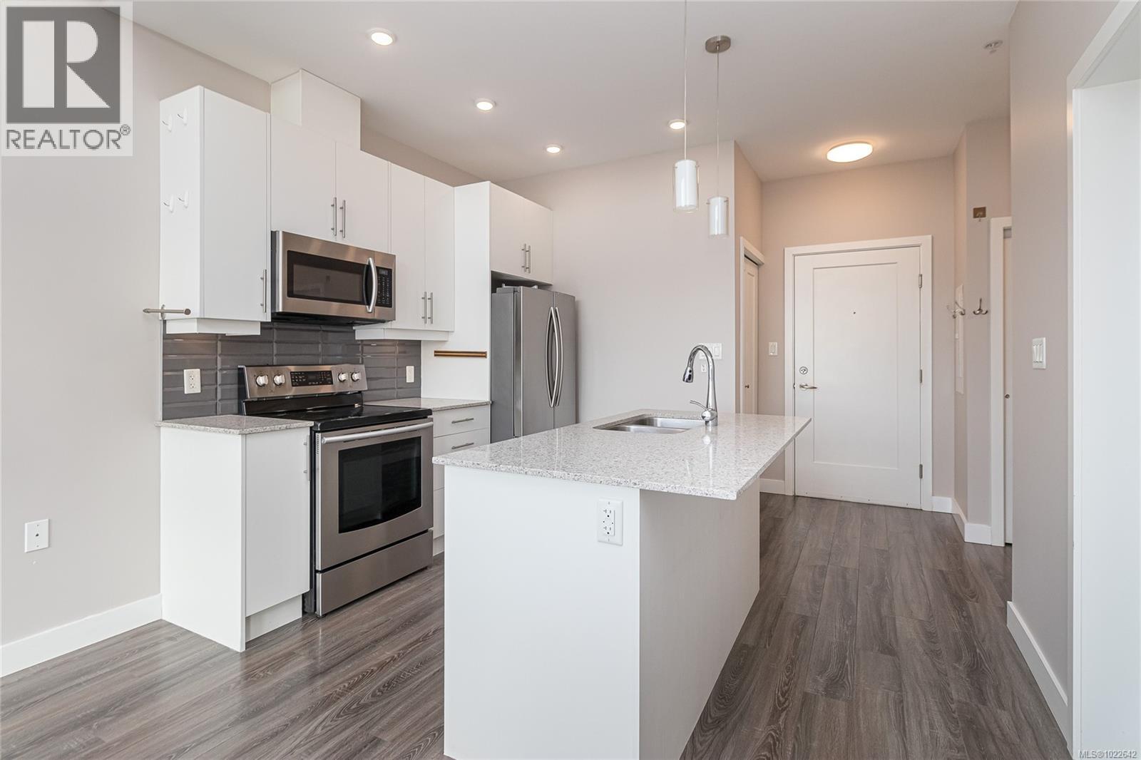 504 1020 Inverness Road, Saanich