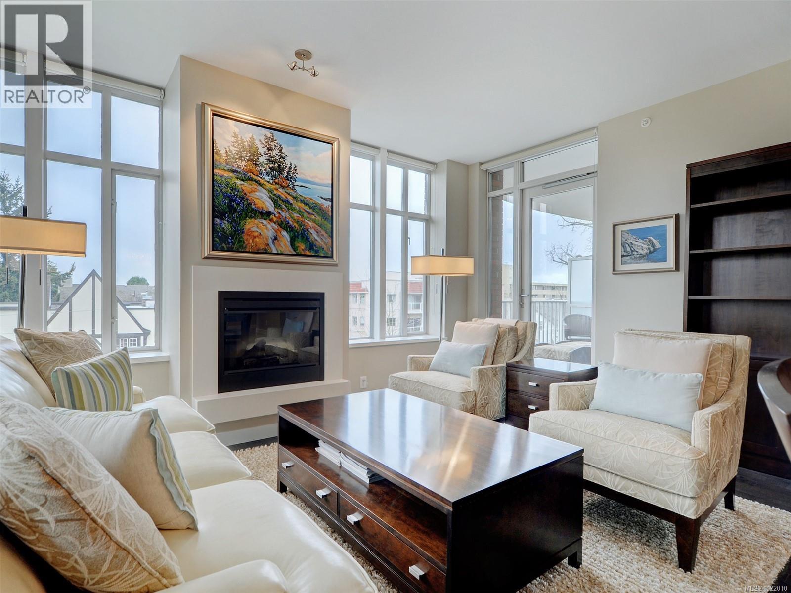 311 999 Burdett Ave, Victoria