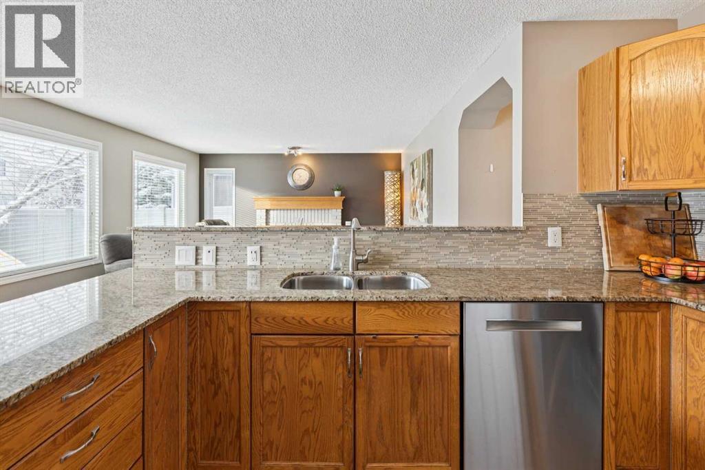 Single Family House for Sale in  River Rock Crescent SE Riverbend Calgary 