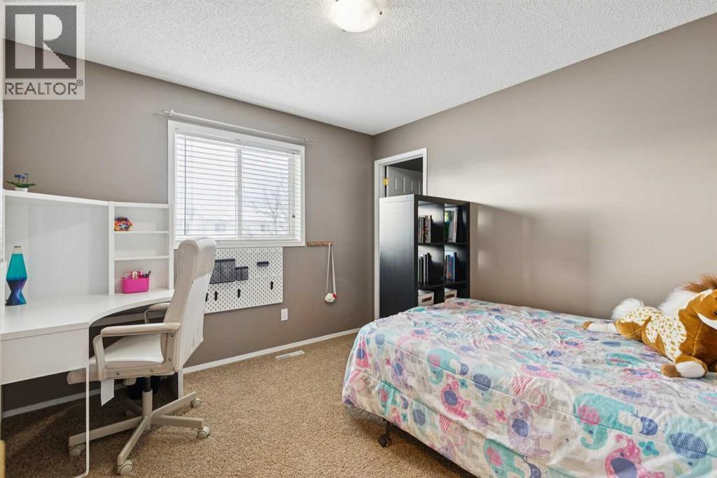 Single Family House for Sale in  River Rock Crescent SE Riverbend Calgary 