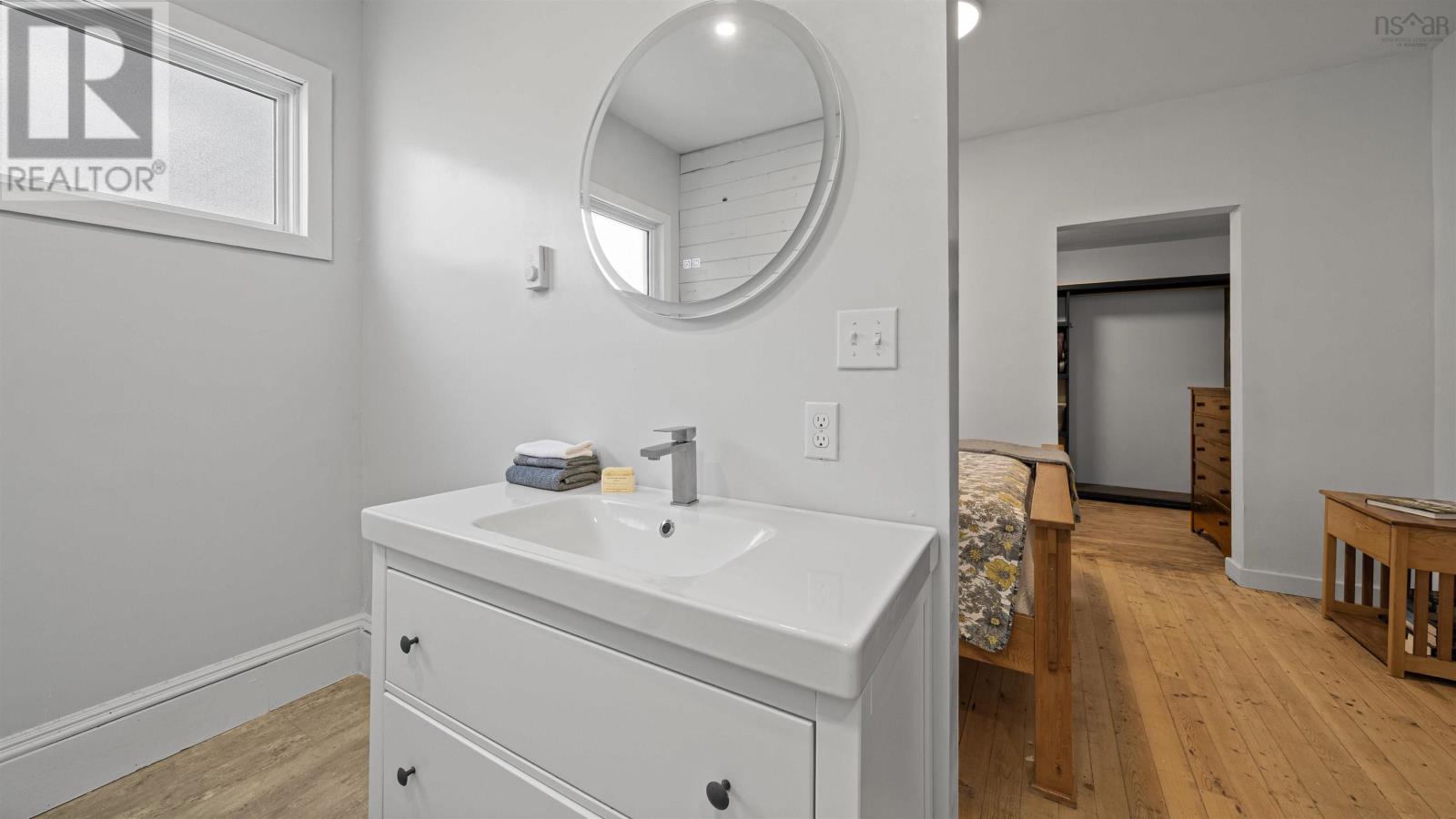 Property 40 of 50 of 366 Main Street