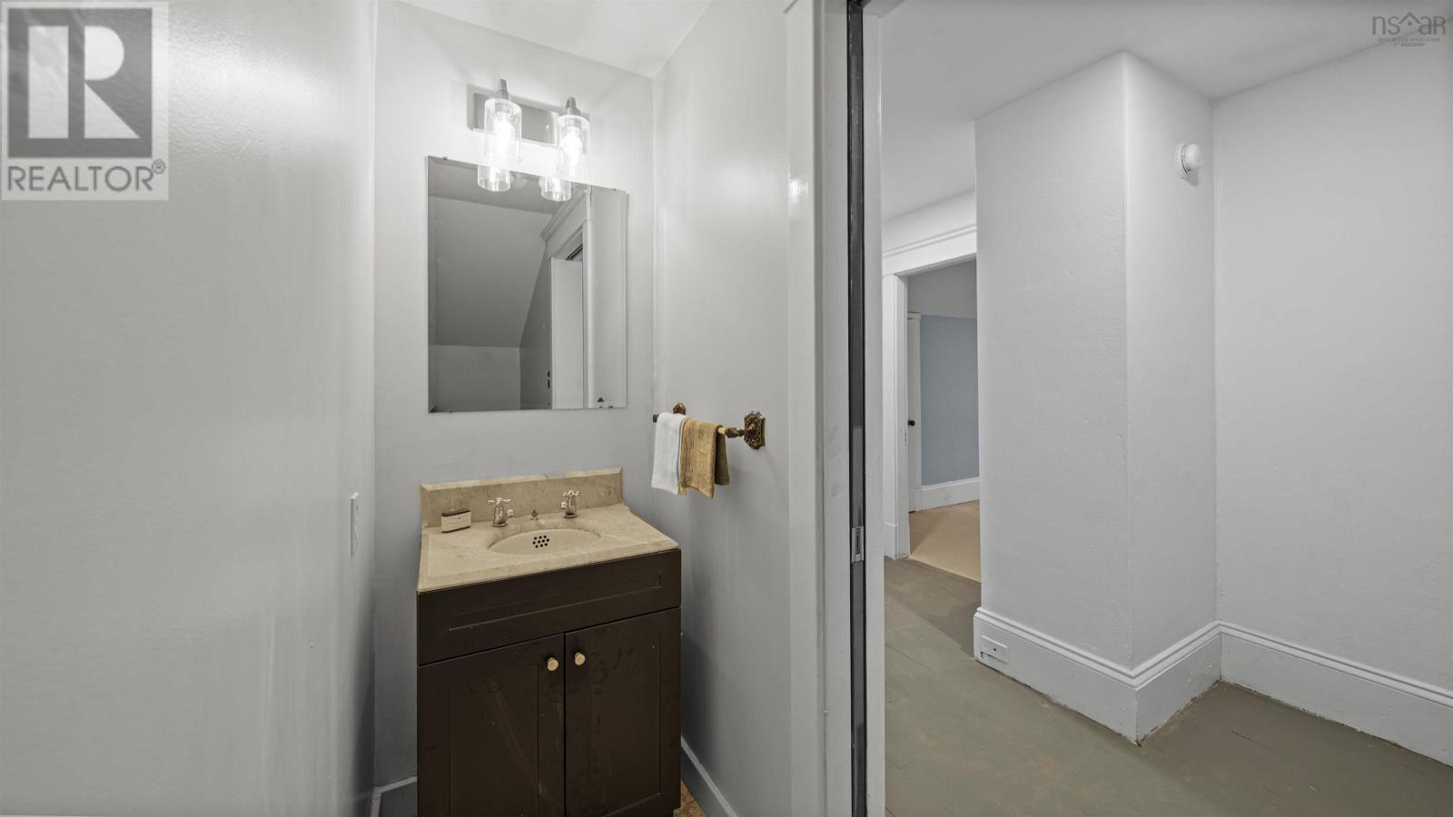 Property 48 of 50 of 366 Main Street