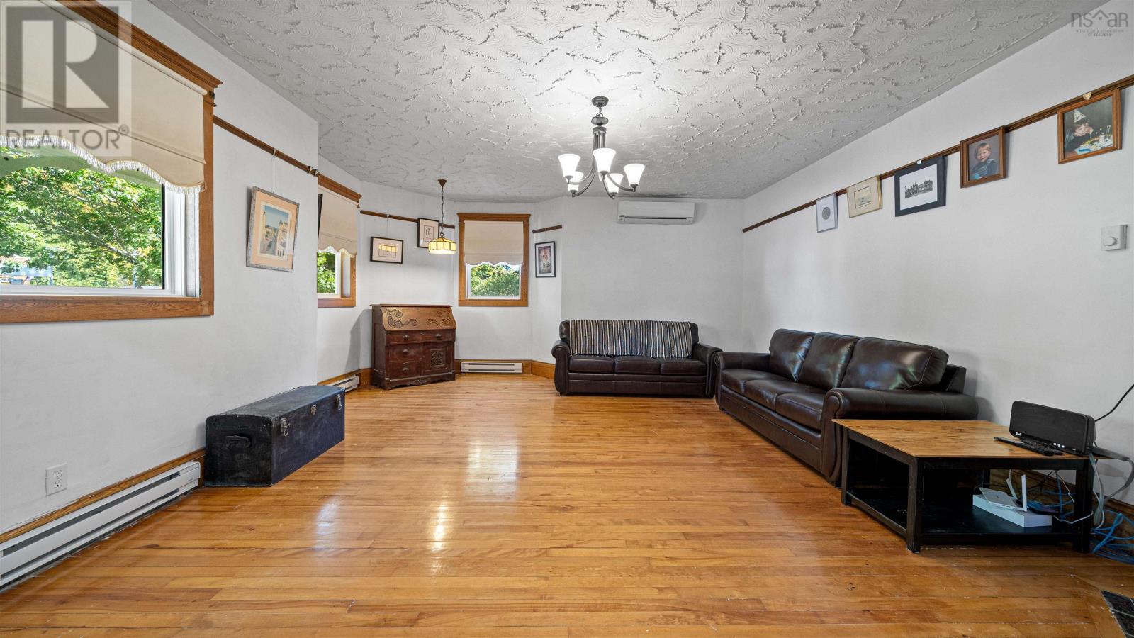 366 MAIN STREET - 7