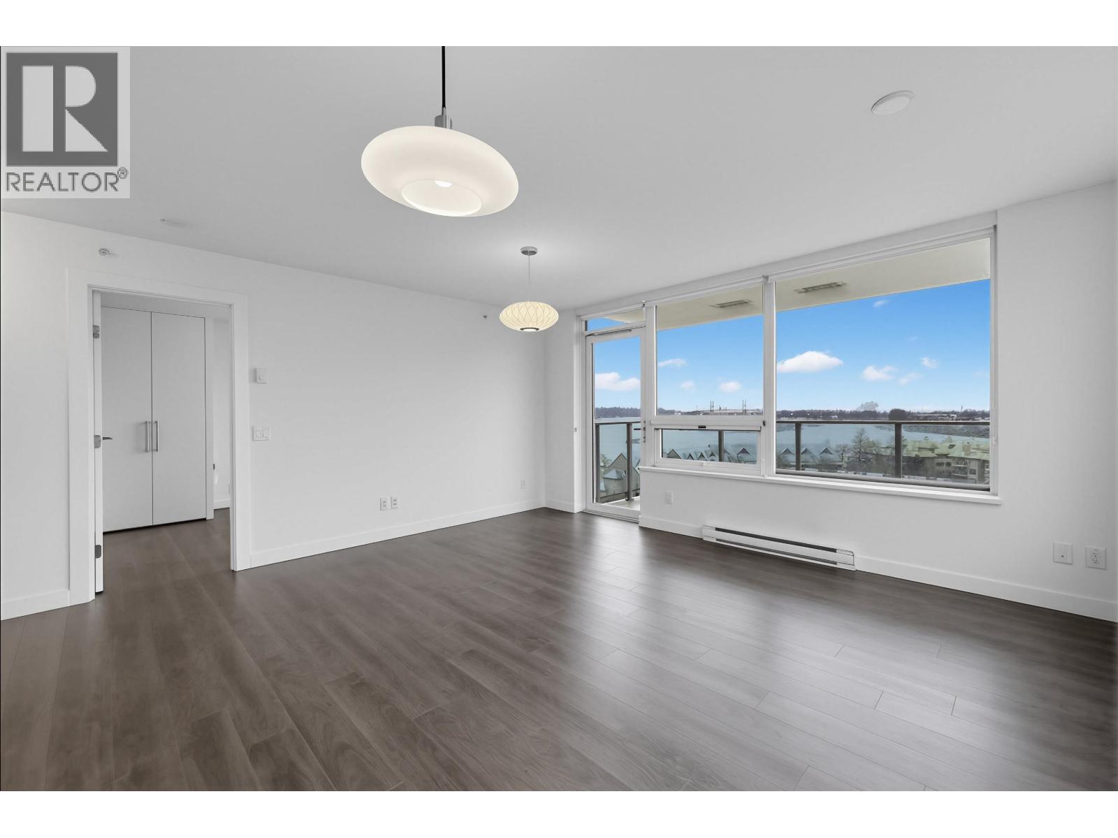 902 988 QUAYSIDE DRIVE, New Westminster