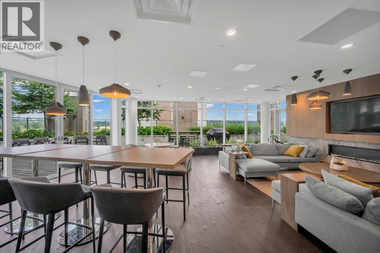 902 988 QUAYSIDE DRIVE, New Westminster