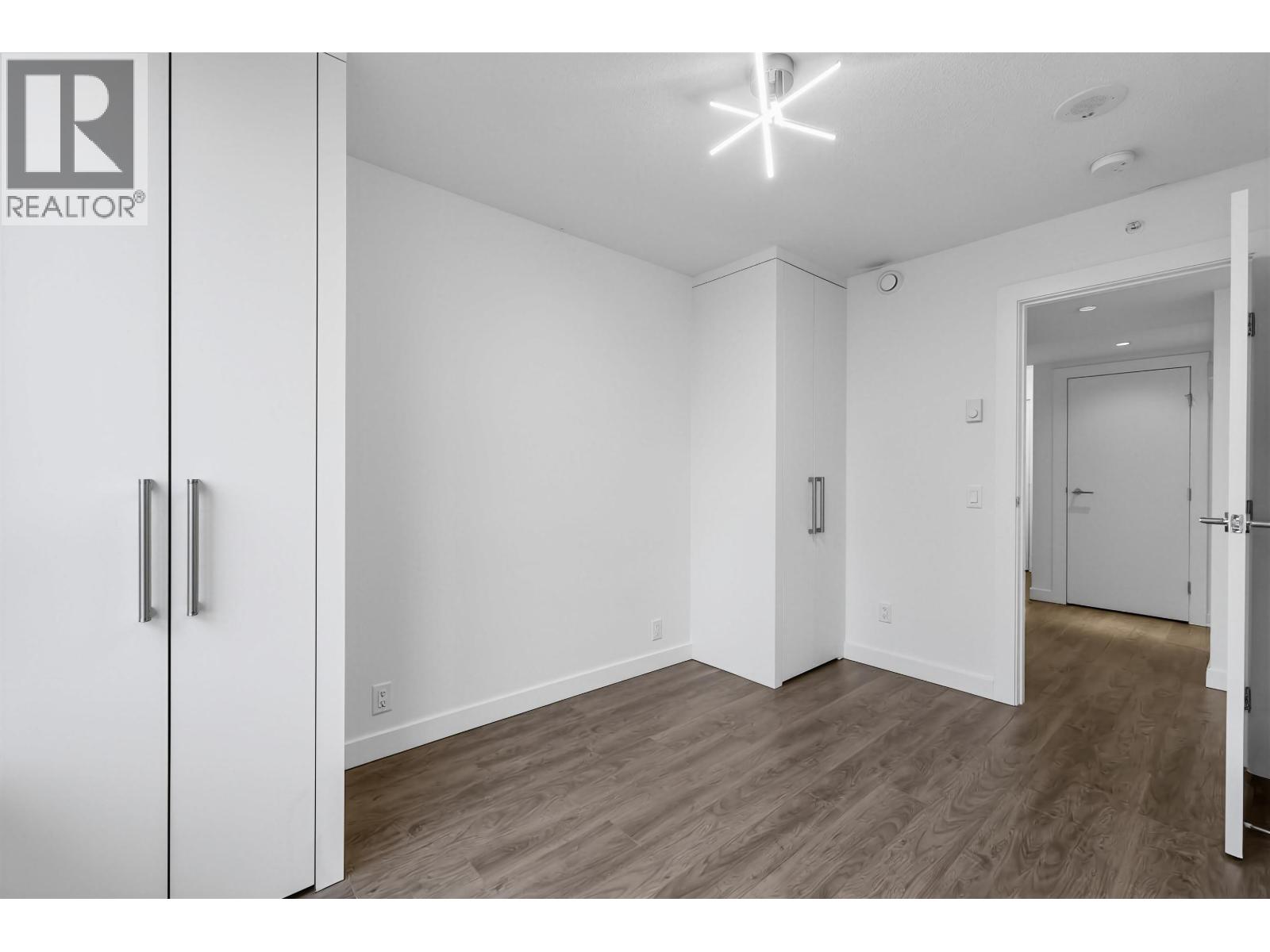 902 988 QUAYSIDE DRIVE, New Westminster