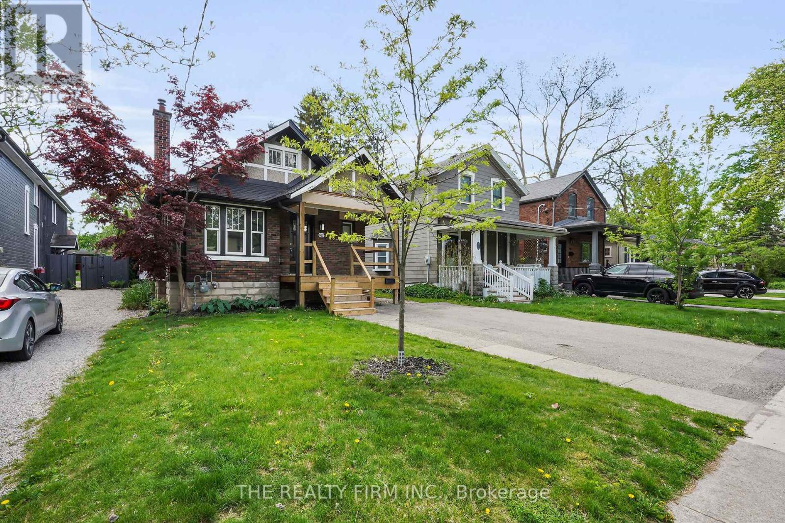 863 Colborne photo 3