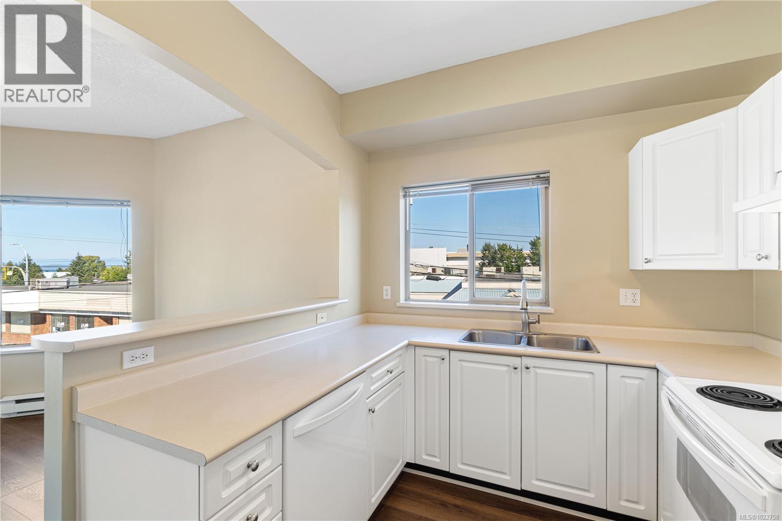 207 125 McCarter St, Parksville