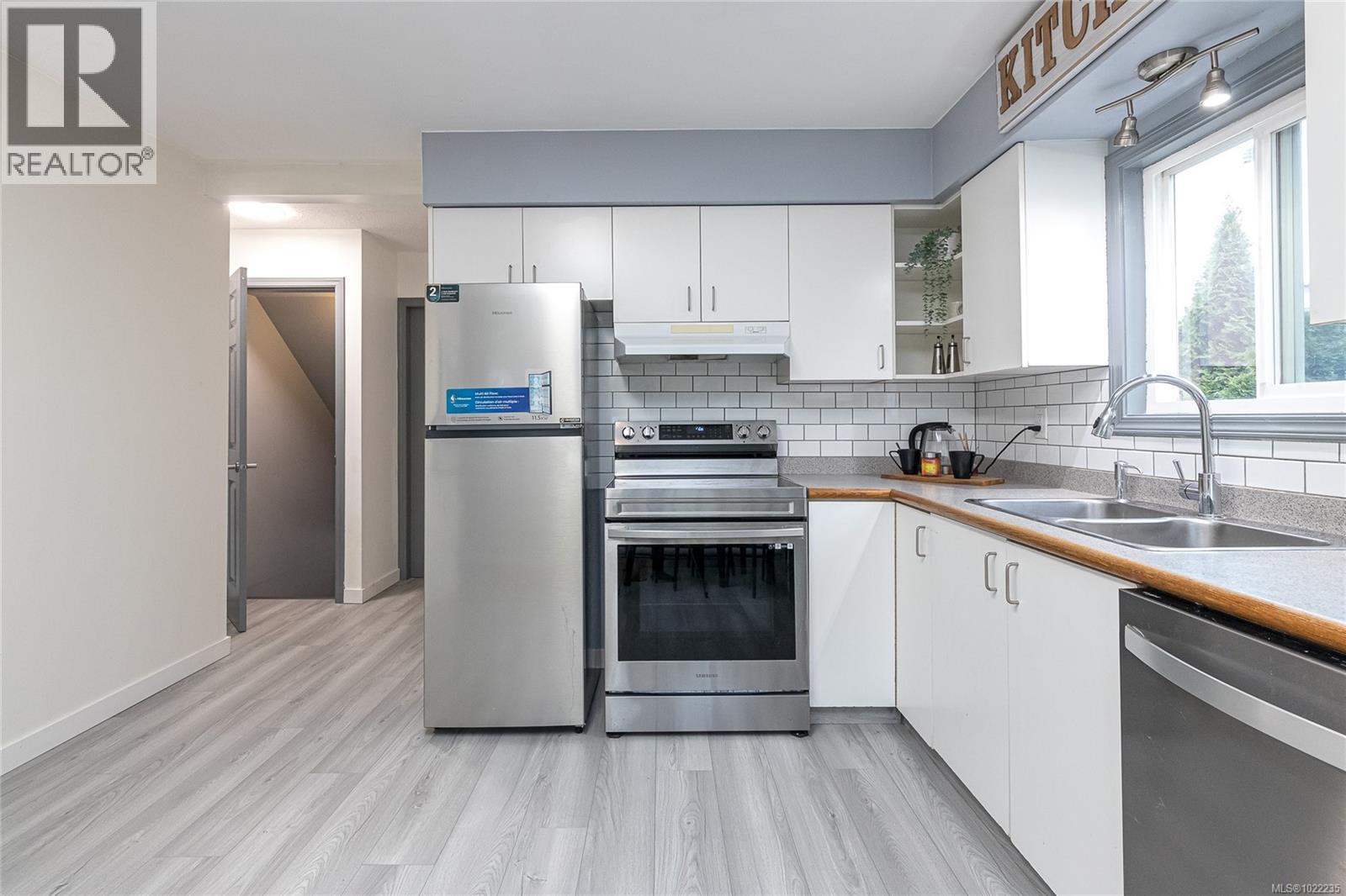 999 Furber Rd, Langford