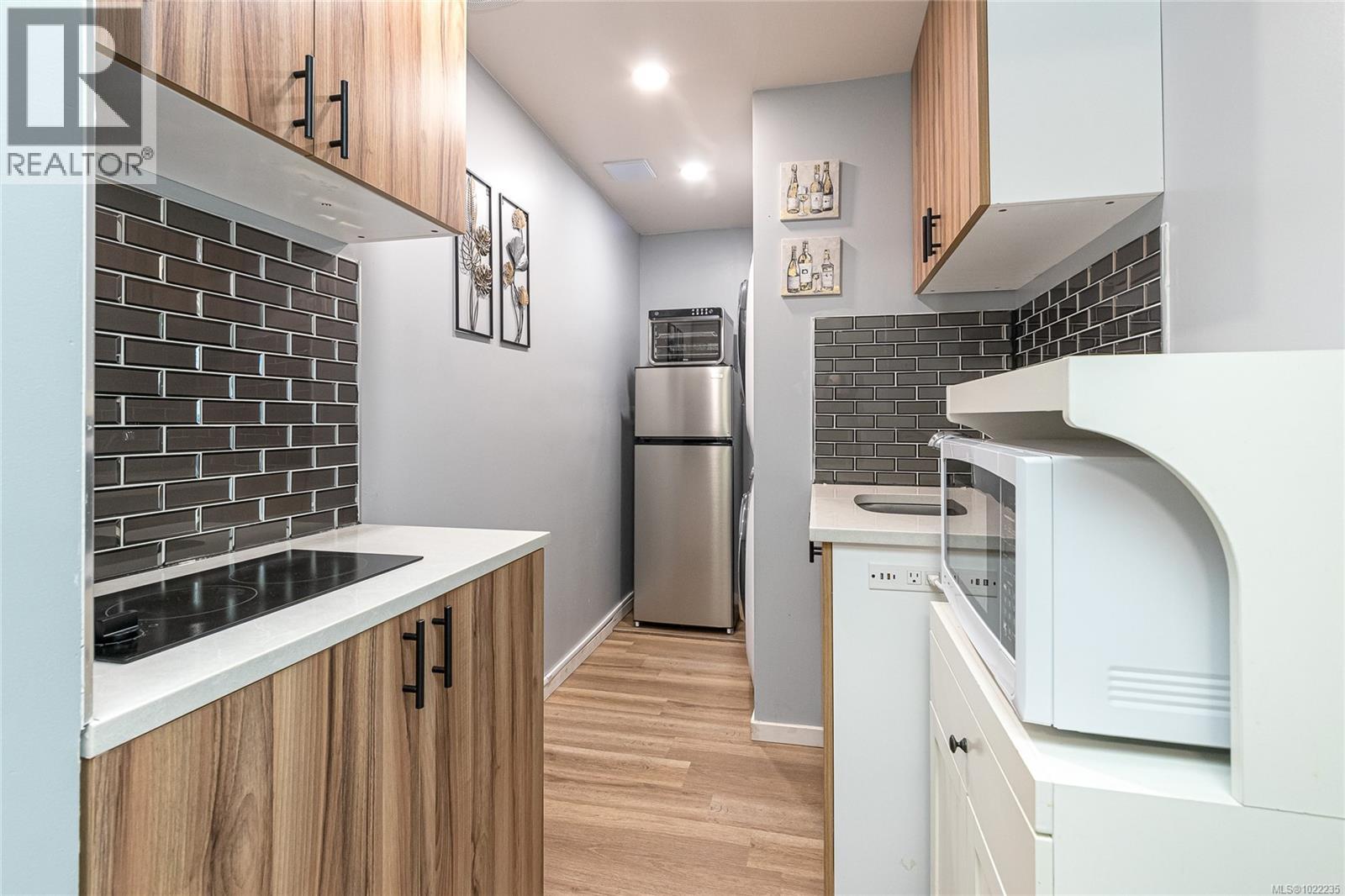 999 Furber Rd, Langford