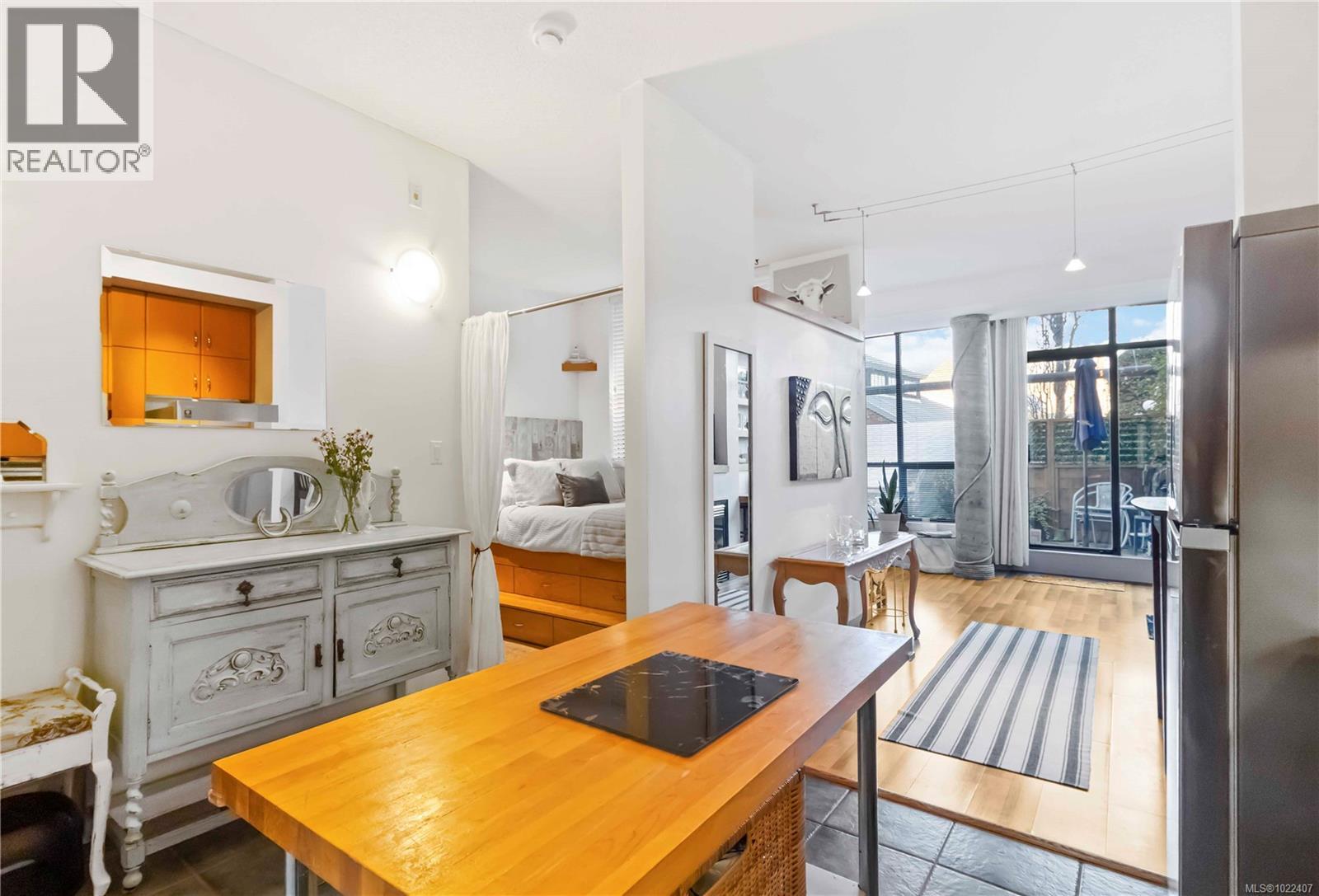 117 409 Swift St, Victoria