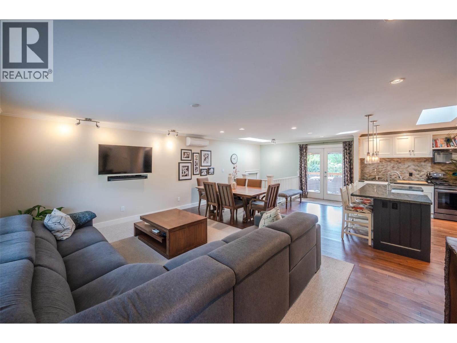 5545 Sawmill Road, Oliver