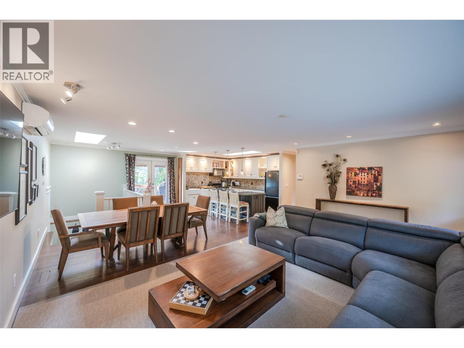 5545 Sawmill Road, Oliver