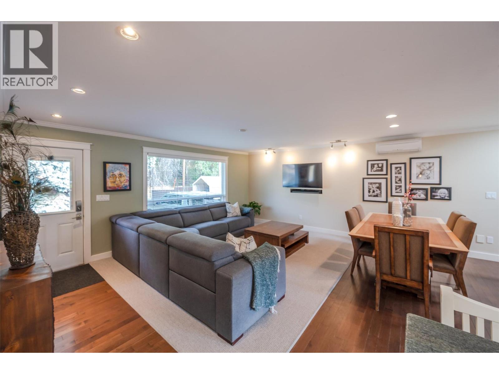 5545 Sawmill Road, Oliver