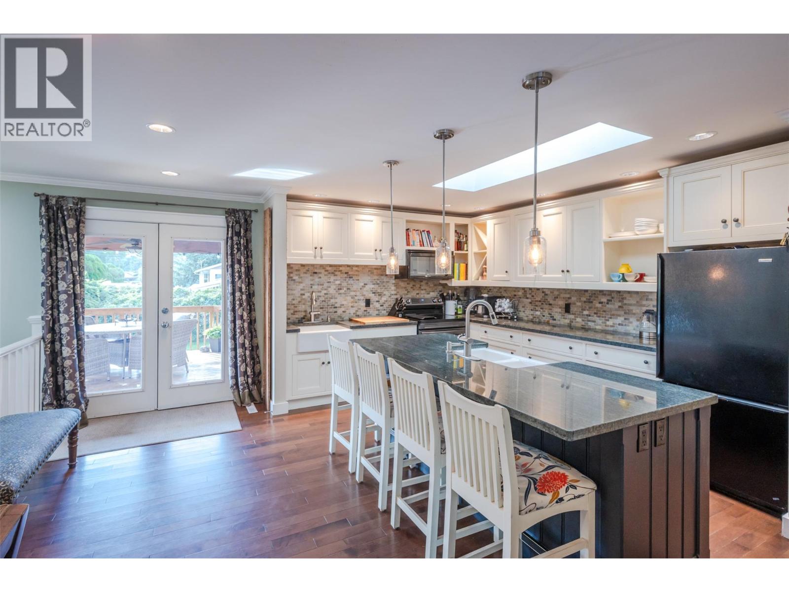 5545 Sawmill Road, Oliver