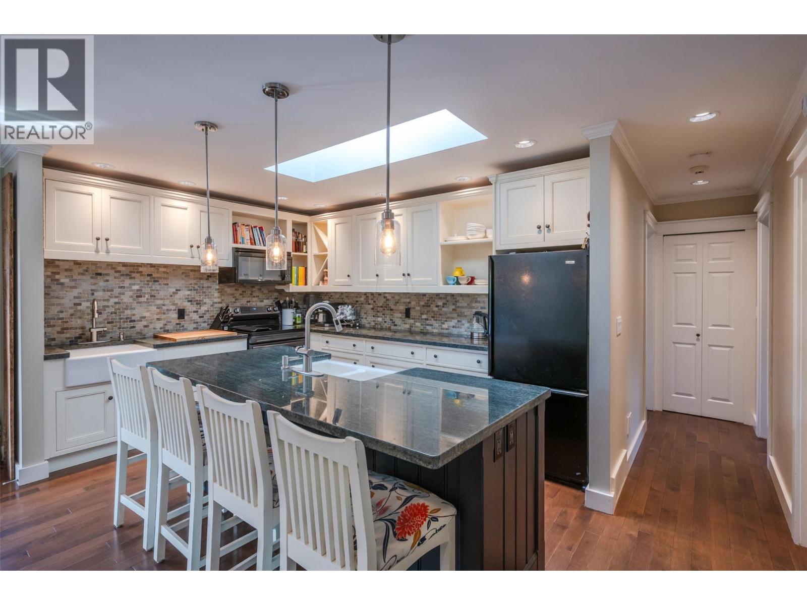 5545 Sawmill Road, Oliver