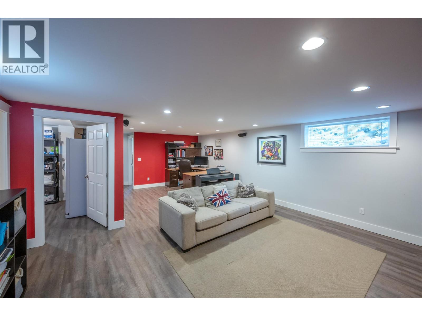 5545 Sawmill Road, Oliver