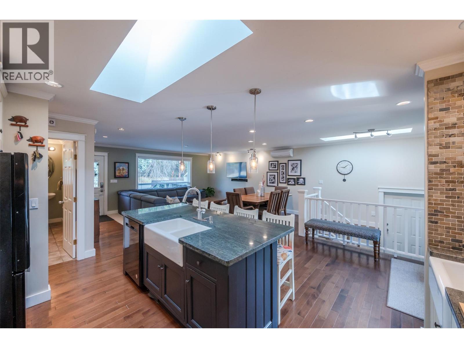 5545 Sawmill Road, Oliver