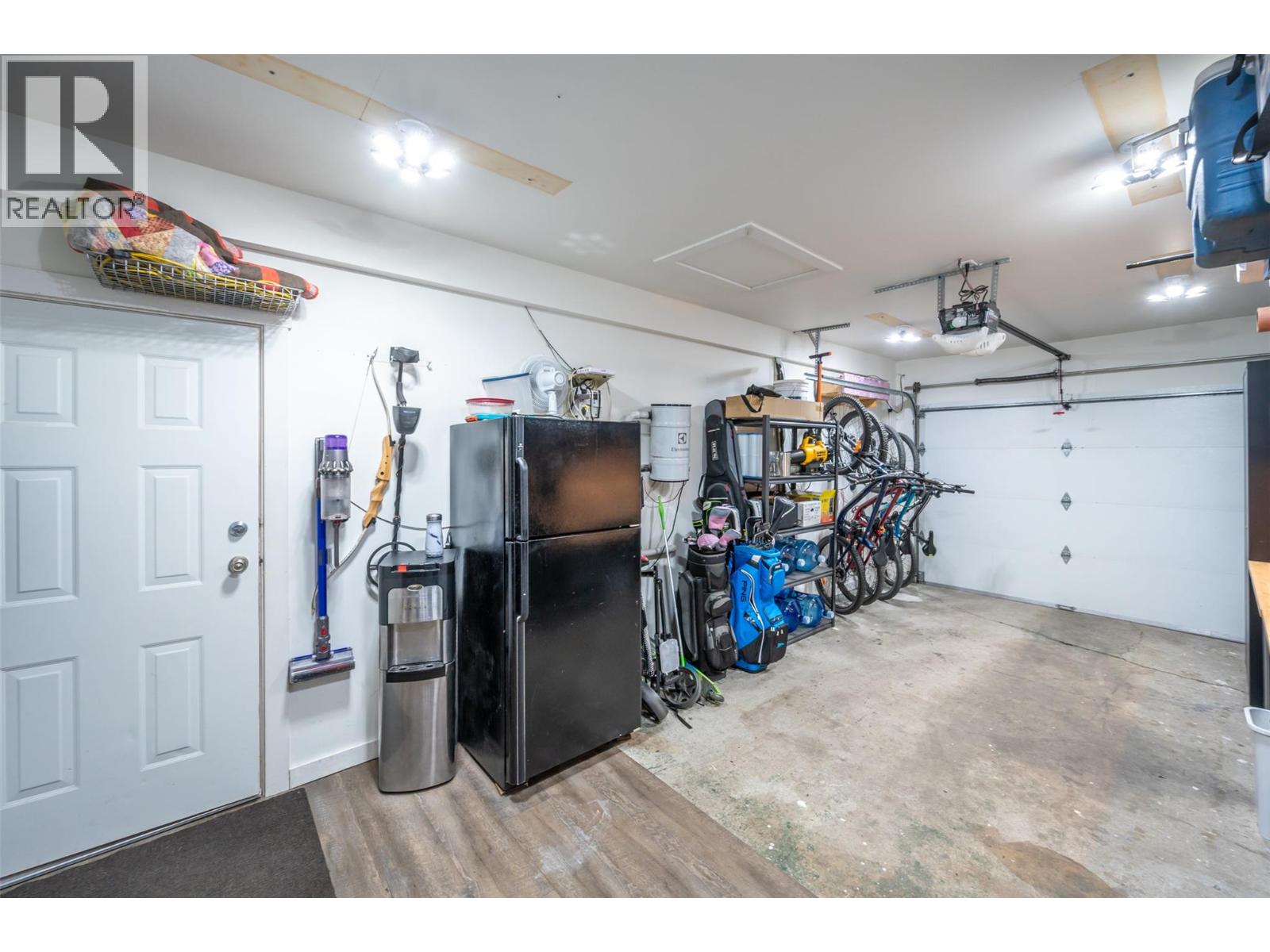 5545 Sawmill Road, Oliver