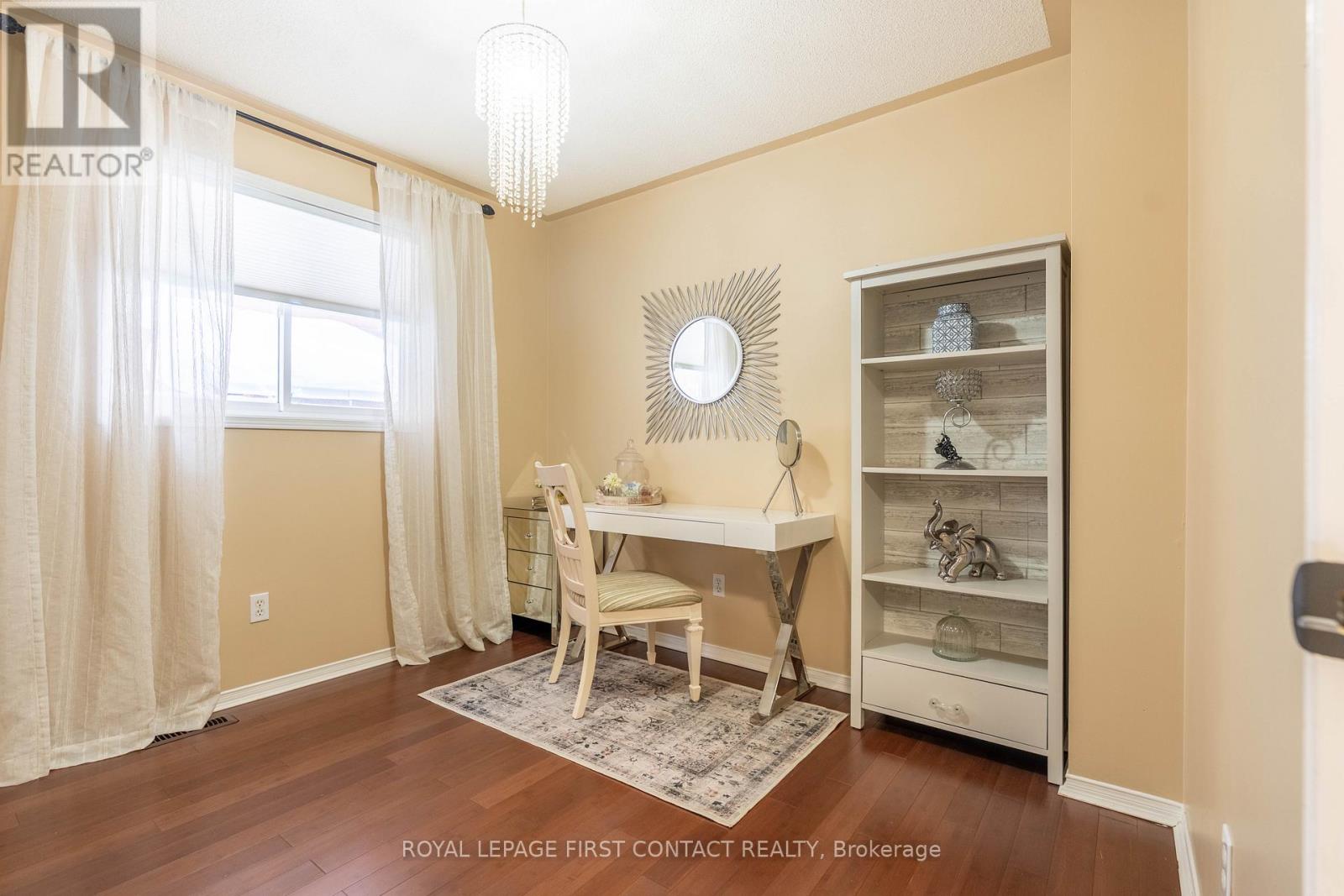 Single Family House Raised bungalow for Sale in  WISMER AVENUE Barrie (Northwest) 