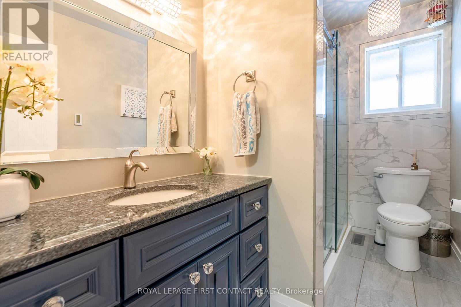 Single Family House Raised bungalow for Sale in  WISMER AVENUE Barrie (Northwest) 