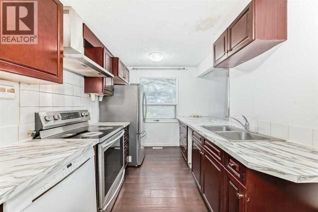 Single Family House 4 Level for Sale in   Dalhousie Drive NW Dalhousie Calgary 