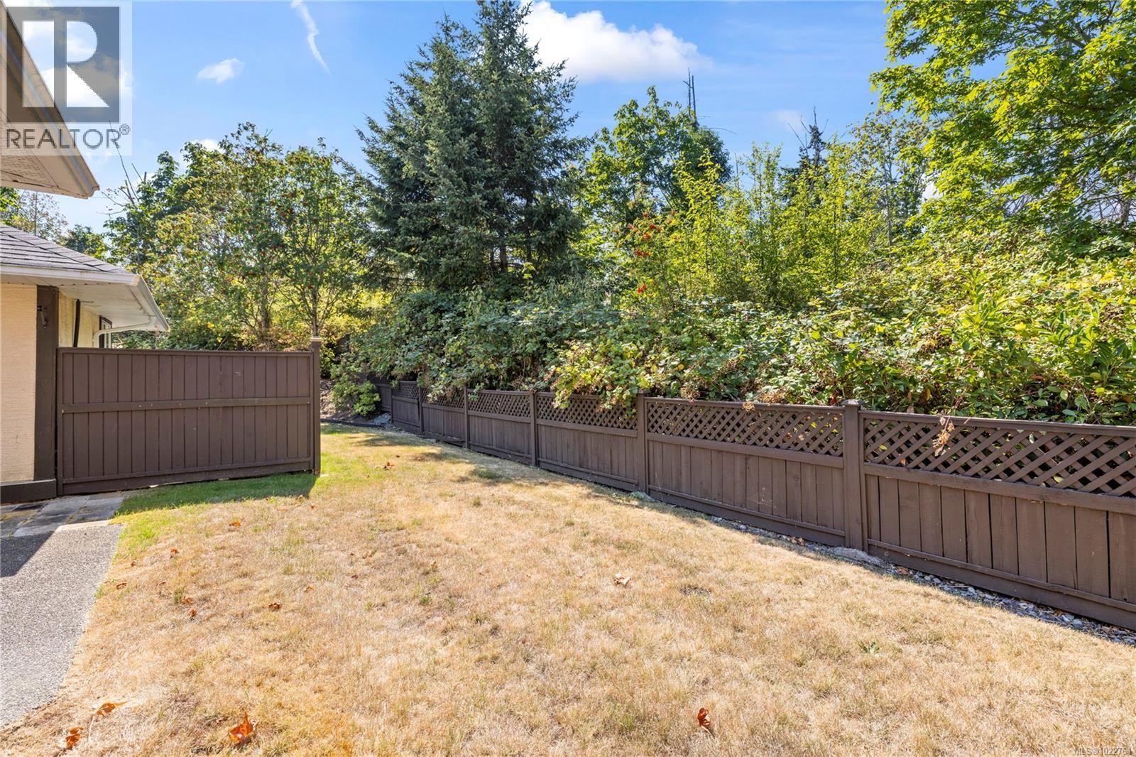 #11 454 MORISON AVE - 28