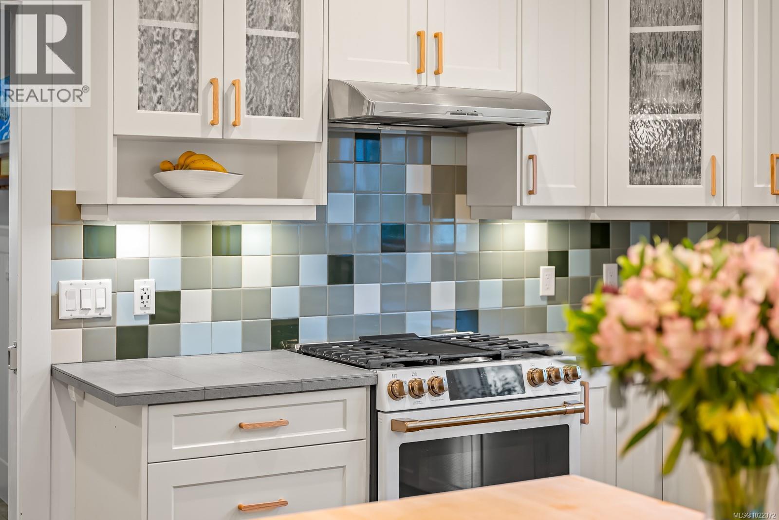 1610 Dogwood Ave, Comox