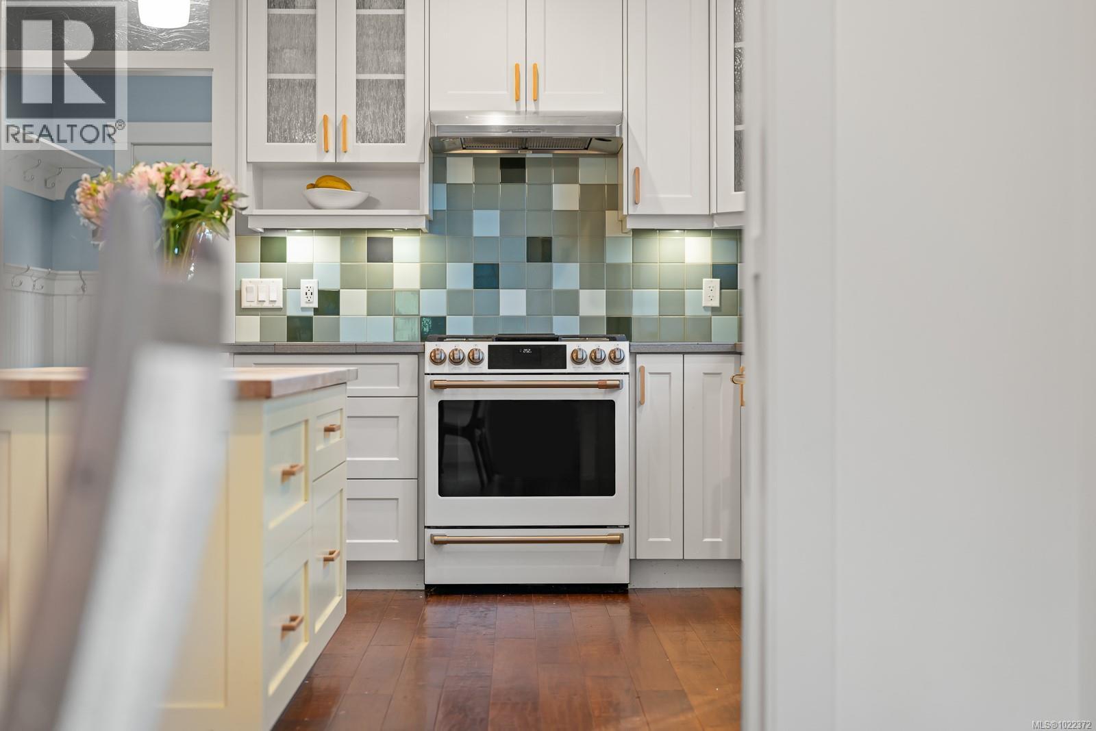 1610 Dogwood Ave, Comox