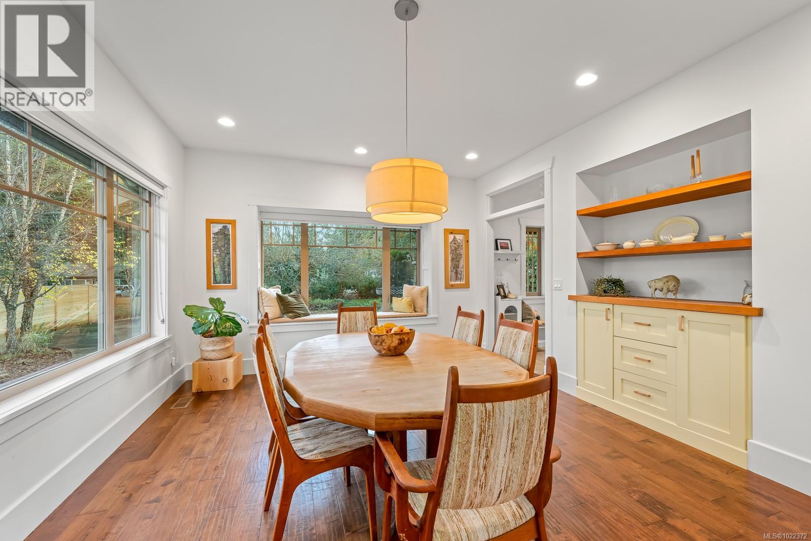 1610 Dogwood Ave, Comox